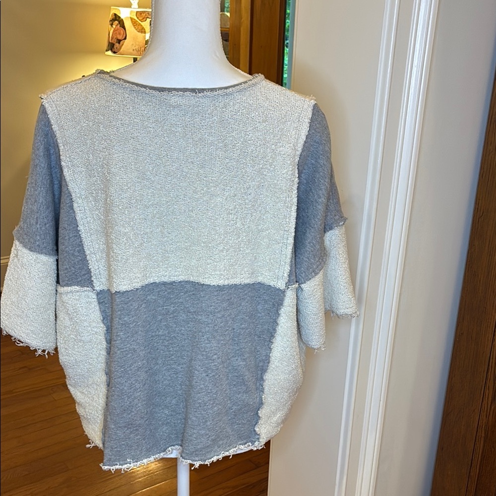 Easel Gray and Cream Boxy 3/4 Sleeve Sweater - Oversized - Picture 6 of 10